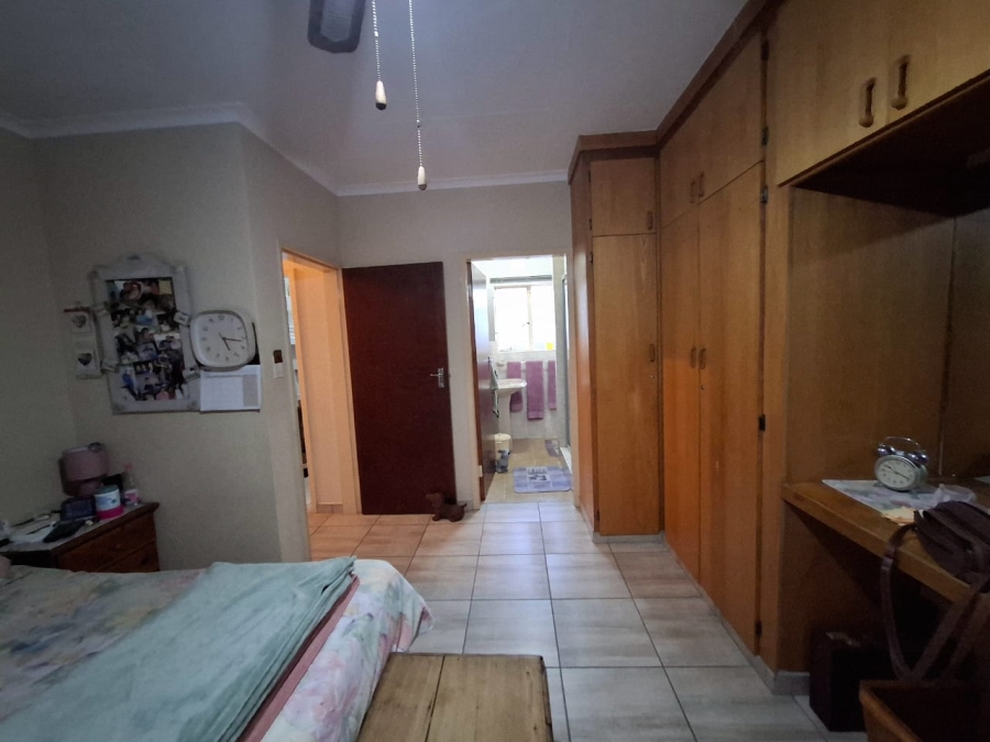 4 Bedroom Property for Sale in Geelhoutpark North West